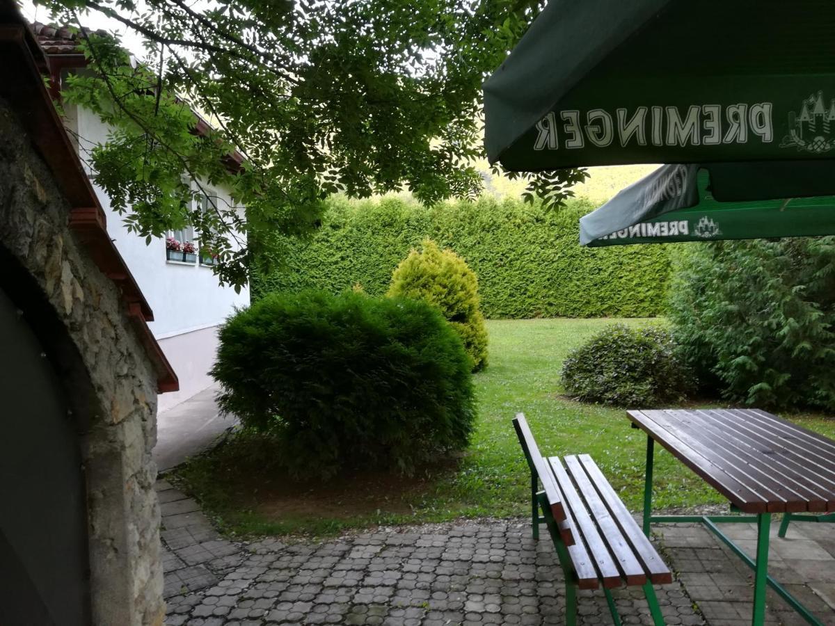 Villa Nana Kulen Vakuf Εξωτερικό φωτογραφία