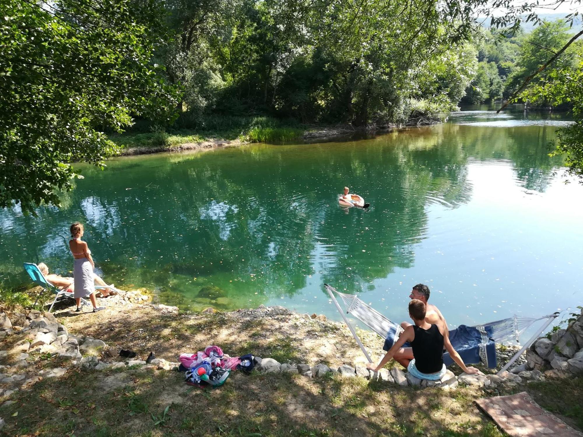 Villa Nana Kulen Vakuf Εξωτερικό φωτογραφία
