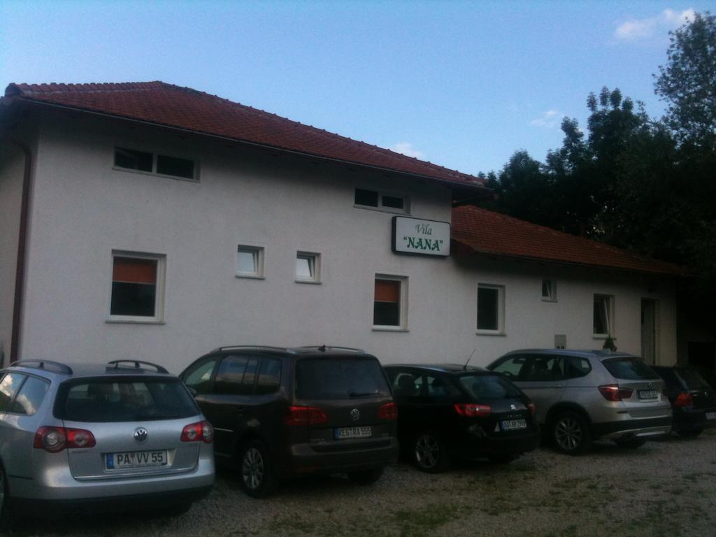 Villa Nana Kulen Vakuf Εξωτερικό φωτογραφία